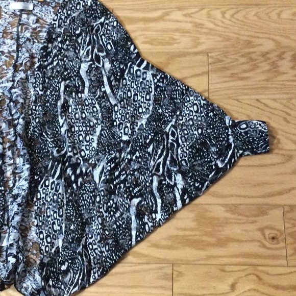 M Cover Charge black boho groovy geometric print wrap with sleeves - Picture 9 of 12